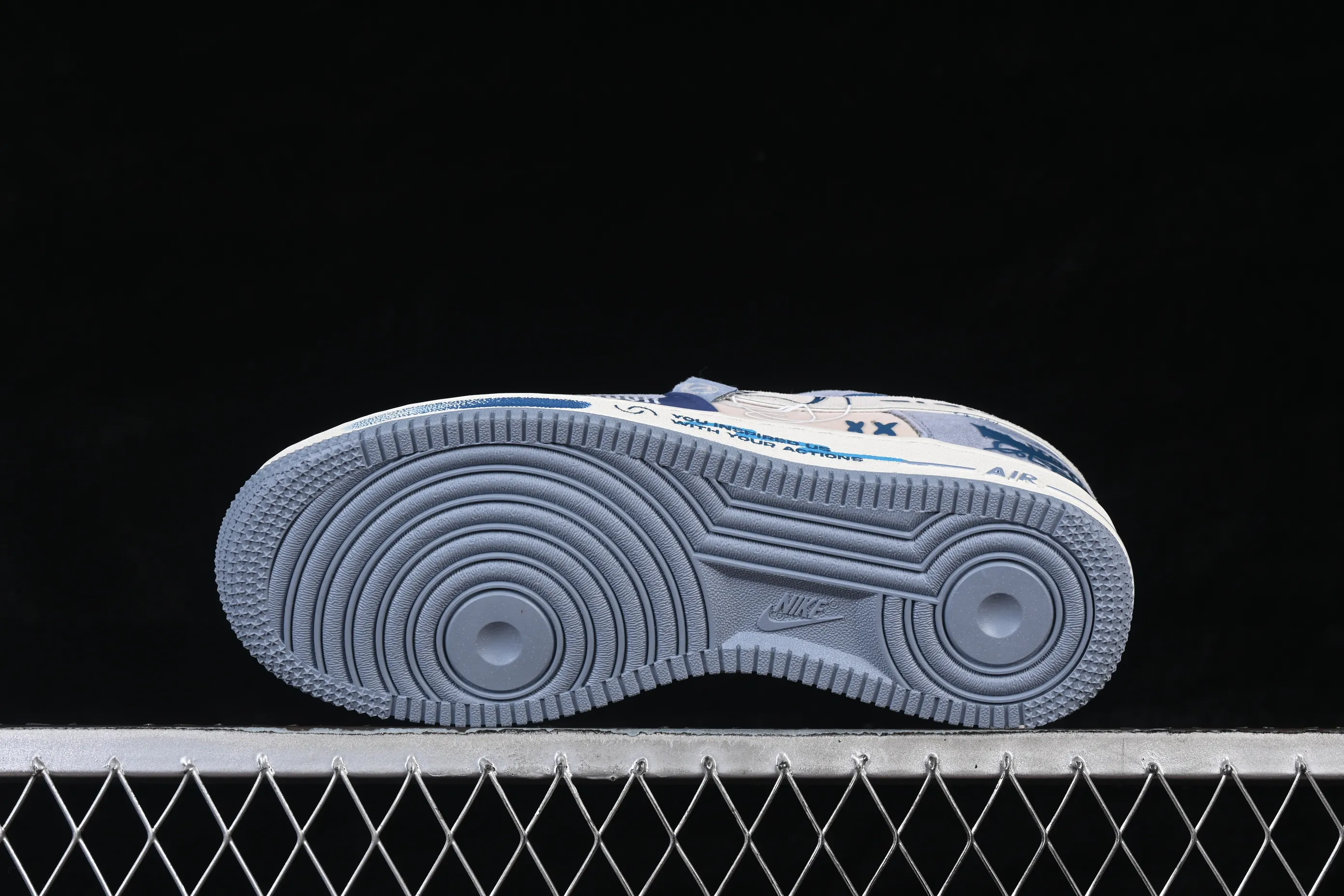 All categories Nk Air Force 1 Air Force series Nk Air Force 1 Low Air Force low-top Nike Air Force 1'07 Low "Emotional Sketch" Hand-painted graffiti Emotional sketch Air Force 1 low-top casual sneakers CD1212-111
